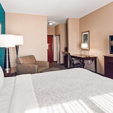 Best Western Plus Hiawatha Hotel Exterior photo