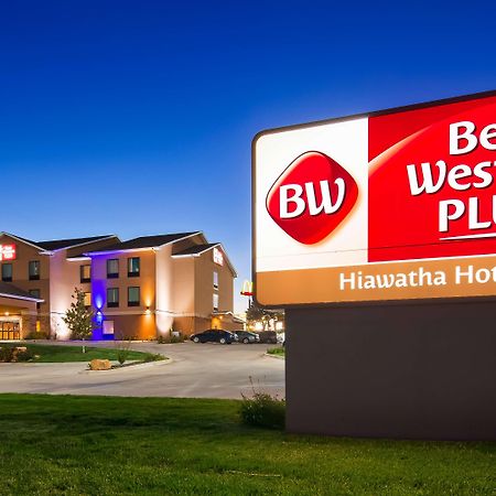 Best Western Plus Hiawatha Hotel Exterior photo